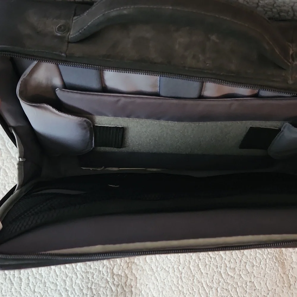 Case Logic Travel Crossbody Multiple Compartment Office Computer Briefcase